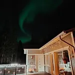 Korento - Private With Sauna & Lappish-style Grill Hut 로바니에미
